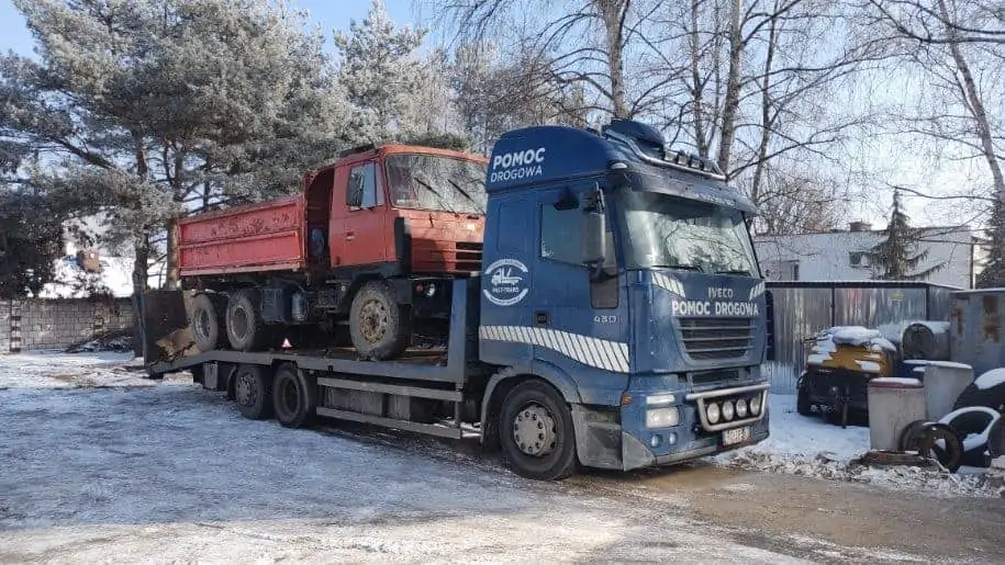 transport auta ciężarowego