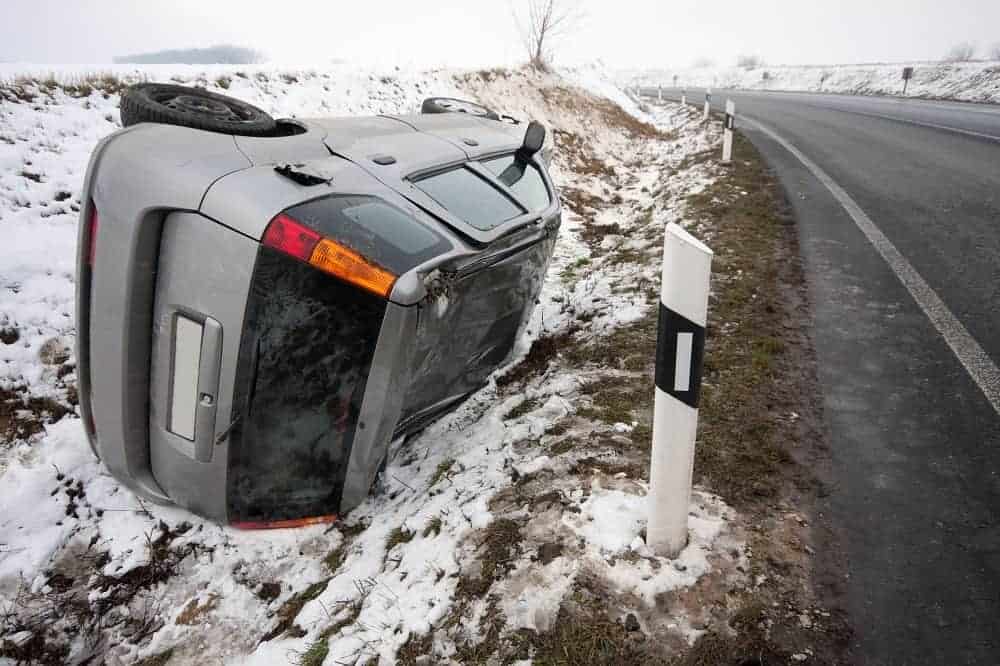 Odszkodowanie od zarządcy drogi za zniszczone auto