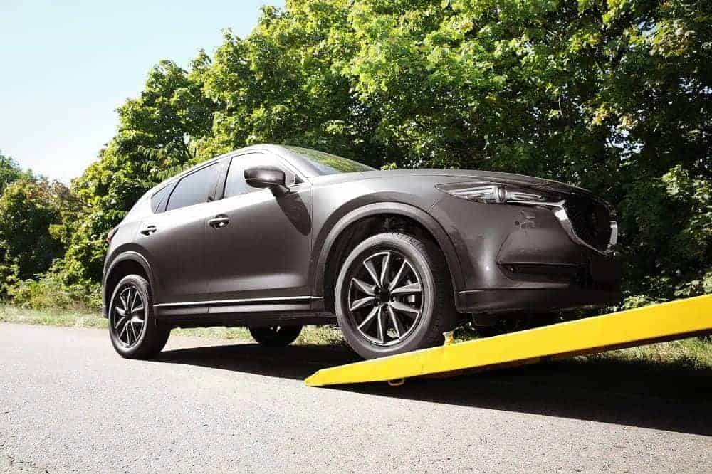 auto wjezdza na lawetę